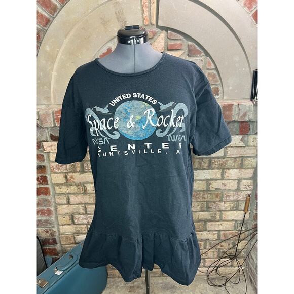 Graphic Tshirt NASA Space & Rocket center black blue green - Picture 1 of 6